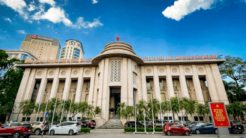 Phó Thống đốc NHNN: Chính phủ, NHNN đã 'lăn lộn, đồng hành cùng doanh nghiệp'