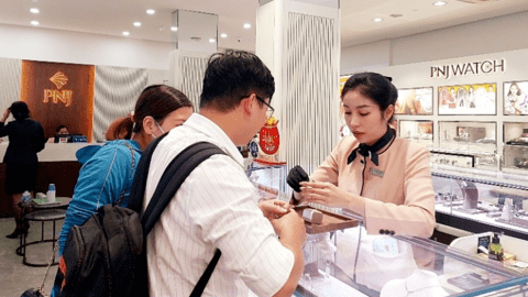 PNJ báo doanh thu hơn 14.000 tỷ sau 5 tháng đầu năm