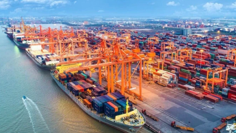 Khó khăn vì giá cước giảm sâu, DN vận tải biển kỳ vọng sáng hơn vào nửa cuối năm