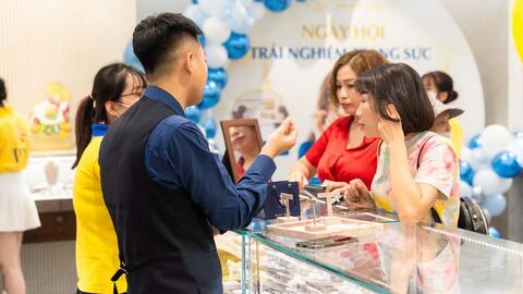 PNJ lãi hơn 1.700 tỷ sau 11 tháng kinh doanh