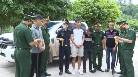 Biên phòng Hà Tĩnh bắt vụ vận chuyển 4kg vàng trái phép