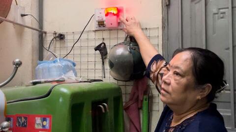 Phòng hỏa hoạn, người dân cẩn thận sắm thêm bóng chữa cháy