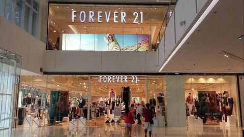 ‘Đế chế’ Forever 21 sụp đổ và câu chuyện bay trên 'đôi cánh’ thương mại điện tử