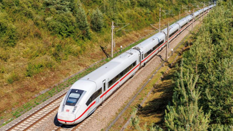 VinSpeed của ông Phạm Nhật Vượng đăng ký đầu tư dự án đường sắt cao tốc Bắc – Nam