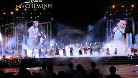 Chương trình nghệ thuật 'Người là Hồ Chí Minh': Sự tri ân sâu sắc và khát vọng Việt Nam