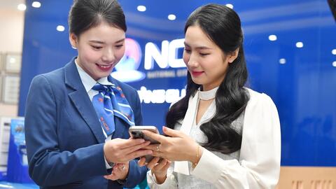 Dùng ngân hàng số NCB iziMobile: Hưởng đặc quyền đẳng cấp, tiền tự động sinh lời