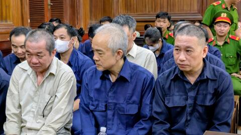 Cựu giám đốc dạy lái xe hầu tòa vụ đưa hối lộ cán bộ thuế 1 tỉ đồng