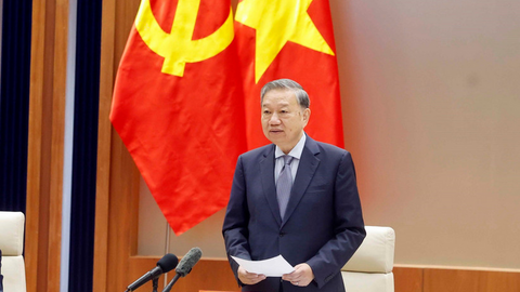 Tổng Bí thư: Xây dựng Hải Phòng thành trung tâm công nghiệp, cảng biển hiện đại