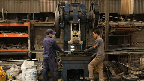 Giá thép biến động, nhiều doanh nghiệp tính lại chi phí