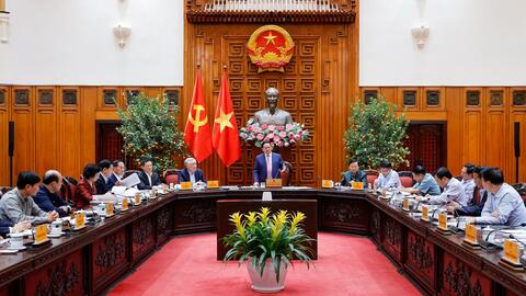 Thủ tướng yêu cầu giảm các loại thuế, phí, lệ phí liên quan đến xăng dầu để hỗ trợ doanh nghiệp và người dân