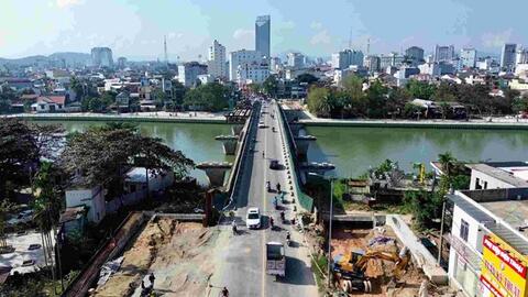 Gần 5 năm thi công, cầu Vỹ Dạ ở Huế vẫn dang dở