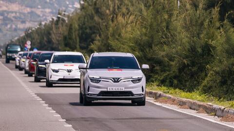 Vingroup bất ngờ gia hạn chương trình giảm giá xe ô tô, xe máy điện