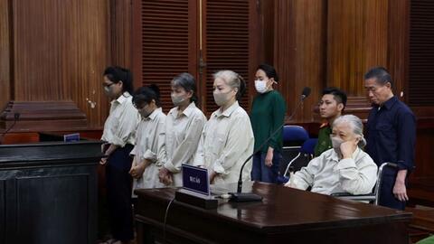 Hoãn xét xử nhóm người nhà đại gia Hứa Thị Phấn để xác minh tài sản