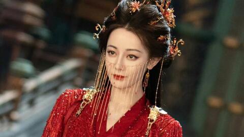 Địch Lệ Nhiệt Ba từng bị chê bai ngoại hình, không hợp đóng vai chính