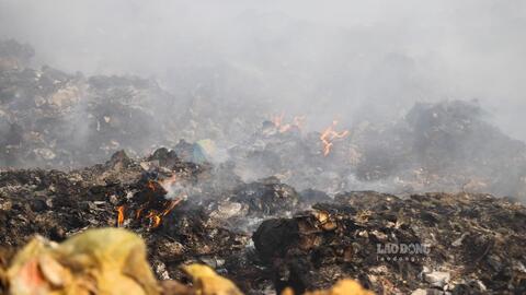 Dừng nhận rác để xử lý sự cố cháy bãi rác ở Quảng Trị