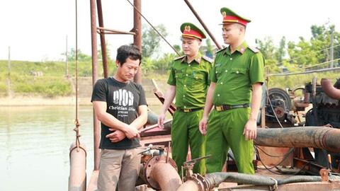 Bắt 2 vụ khai thác, vận chuyển cát trái phép trên sông Lam