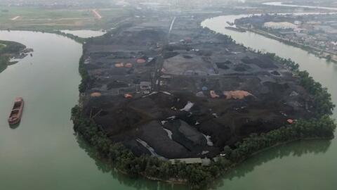 Người dân một thôn ở Hải Phòng khổ vì bụi than