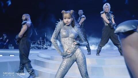 Lisa (Blackpink) lại lộ điểm yếu chí mạng khi trình diễn tại Coachella