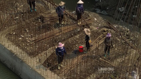 Chạy đua tiến độ kè sông Hồng 170 tỉ đồng trước mùa mưa lũ