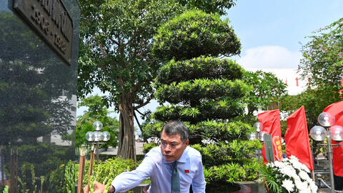 Thủ tướng Lê Minh Hưng dâng hương tưởng niệm các Anh hùng Liệt sĩ tại TP. Hải Phòng