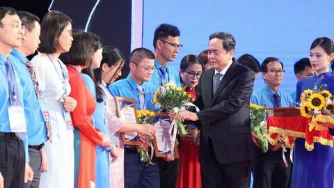 Chủ tịch Quốc hội: Mong ngày càng có nhiều cán bộ công đoàn bản lĩnh vững vàng