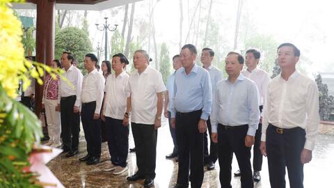 Nguyên lãnh đạo Đảng, Nhà nước dâng hương tại Di tích Ngã ba Đồng Lộc