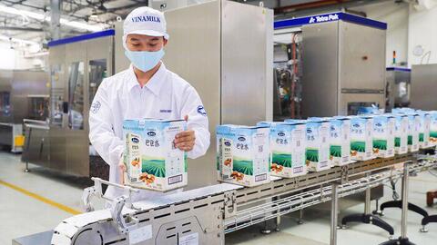 Vinamilk: Biên lợi nhuận gộp có thể sẽ giảm nhẹ trong các quý tới do áp lực giá nguyên liệu gia tăng