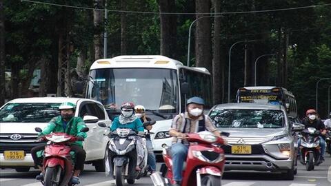 Hạn chế xe khách vào nội đô TPHCM: Cần giải quyết vấn đề trung chuyển