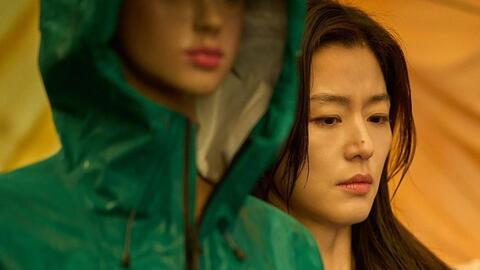 Phim của Jun Ji Hyun, Ji Chang Wook tiếp tục phá kỷ lục phòng vé