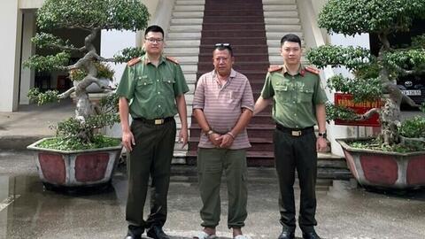 Phát hiện đối tượng truy nã khi làm thủ tục cấp giấy thông hành ở Lạng Sơn