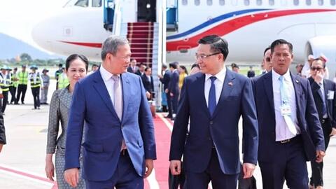 Thủ tướng Campuchia bắt đầu chuyến thăm Việt Nam và tham dự Diễn đàn Tương lai ASEAN