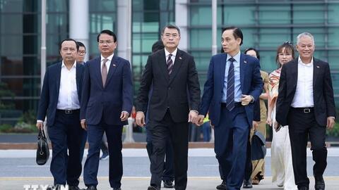 Thủ tướng Lê Minh Hưng lên đường tham dự Hội nghị Cấp cao kỷ niệm 35 năm quan hệ ASEAN-Nga
