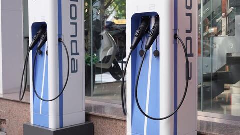 Honda Việt Nam mở bán UC3, hé lộ cách phát triển trạm sạc cho xe máy điện