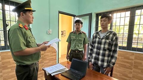Khởi tố một bị can tổ chức cho người khác xuất cảnh trái phép