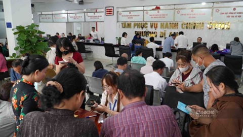 Xã hội hóa hỗ trợ giải quyết thủ tục hành chính để phục vụ người dân tốt hơn