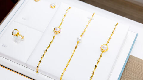 Giá vàng hôm nay (3/8): Người mua liên tục thua lỗ