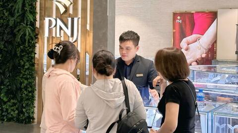 Gia đình Chủ tịch PNJ tính bán 25 triệu cổ phiếu lấy tiền cho doanh nghiệp vay