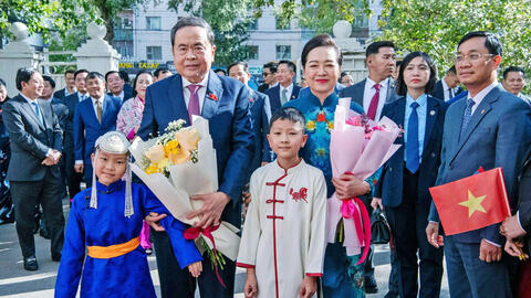 Chủ tịch Quốc hội Trần Thanh Mẫn thăm Đại sứ quán, gặp cộng đồng người Việt Nam tại Mông Cổ