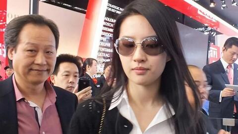 Lưu Diệc Phi và mối quan hệ hơn 20 năm với người được gọi là “cha nuôi”