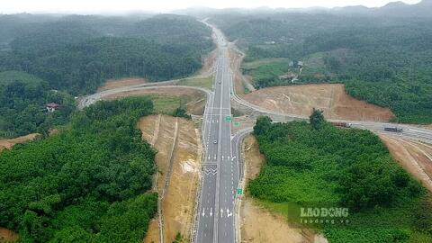 Làm đường kết nối trung tâm xã - cụm công nghiệp - cao tốc ở Phú Thọ