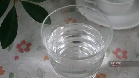 Tác hại không ngờ đối với thận khi uống nước quá nhiều và quá nhanh