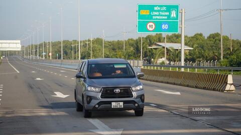 Tuyến cao tốc 58km kết nối miền Tây đến sân bay Long Thành ngày đầu thông xe
