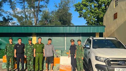 Bắt giữ vụ vận chuyển 960kg trứng gà non không rõ nguồn gốc