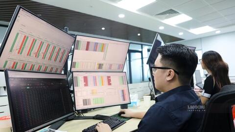 Đại biểu Quốc hội đề xuất hướng tới giao dịch chứng khoán xuyên trưa, liên tục 24/7