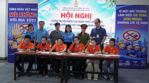 Công nhân Quảng Ngãi ký cam kết nói không với ma túy