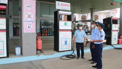Bình Định tăng cường kiểm tra, giám sát hệ thống kinh doanh xăng dầu, nhà thuốc