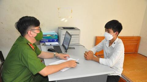 Khởi tố 3 đối tượng mang vỏ chai thủy tinh ném vào phương tiện đi đường