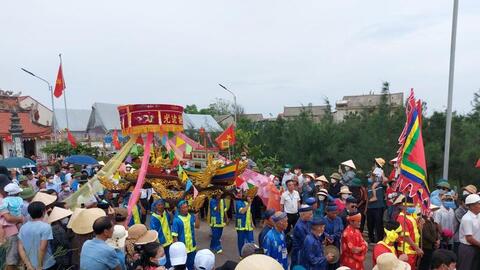 Trao bằng chứng nhận Di sản văn hóa phi vật thể quốc gia cho lễ hội cầu ngư Nhượng Bạn