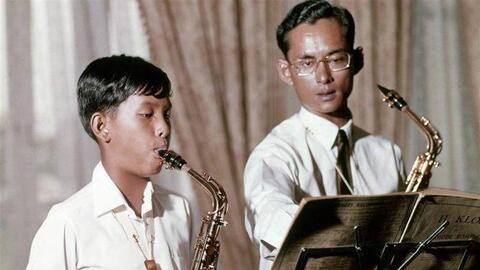 Khám phá những ngôi chùa kỳ lạ ở Thái Lan (Kỳ 9): Tượng Phật khổng lồ trên vách núi và vị thánh sống của nhân dân Thái Lan