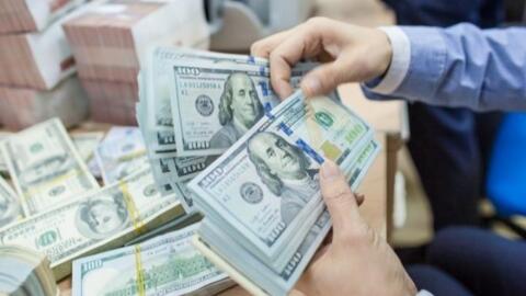 Đồng USD trượt giá do lo ngại suy thoái kinh tế cùng lạm phát tăng vọt